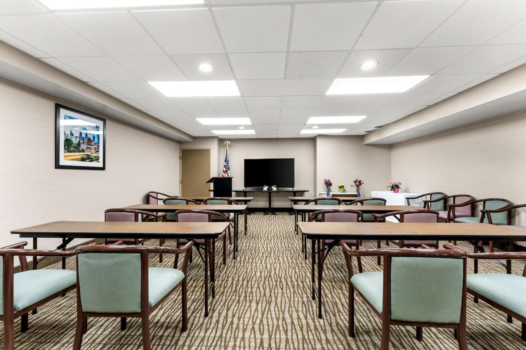 Surestay Plus By Best Western Reading North Exterior foto